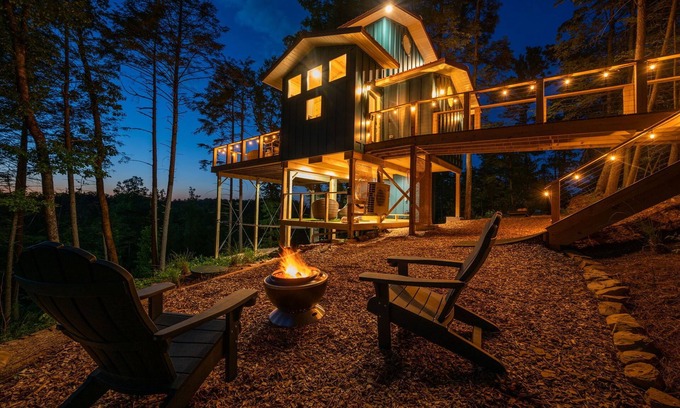 Campton Cabin | Private Lux Getaway/Hot-Tub/Net Loft - Birdhouse Deluxe