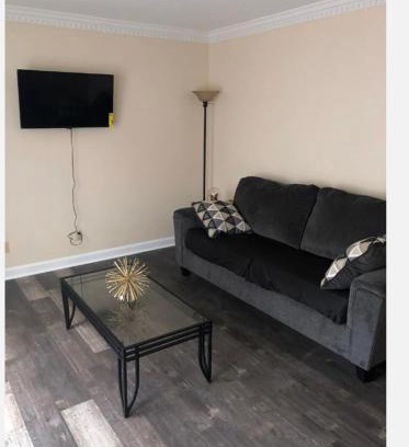 Winston - Salem House | Private Master Queen Room