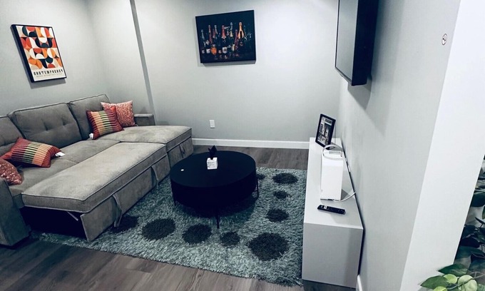 Evanston Apartment | Private Modern 2-BR Walkout Suite-Cozy Quiet and Fully equipped in Calgary, NW