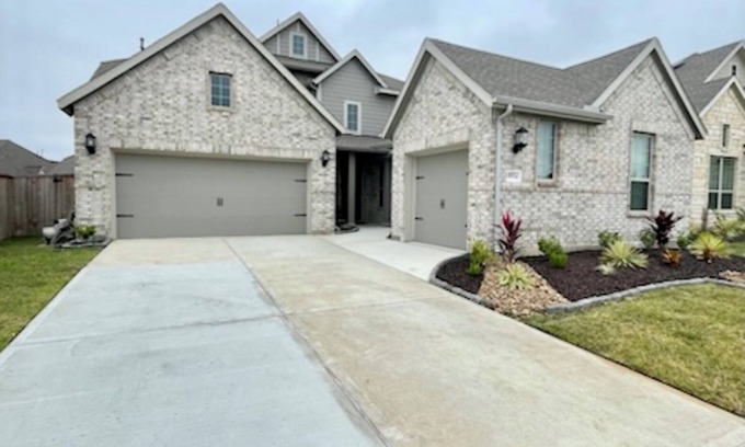 New Caney House | Private Next-Gen Suite Attached