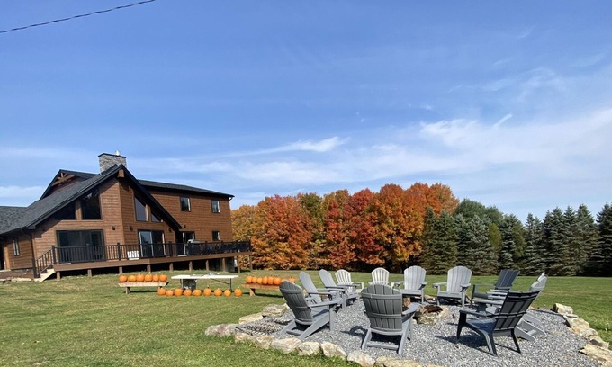Hillsgrove Cabin | Private Outdoor Escape on Bear Mountain
