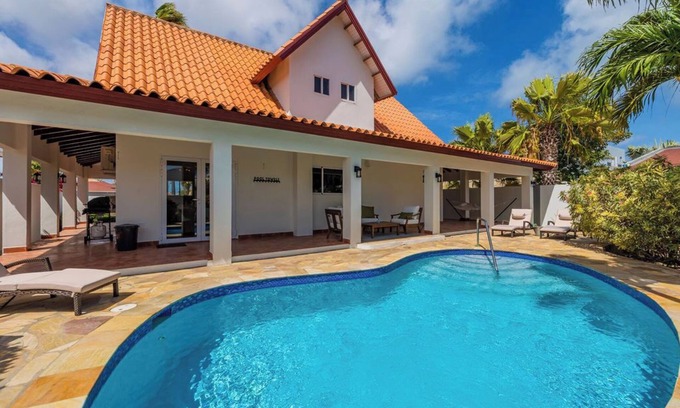 Kamay Villa | Private Pool Newly Renovated Amazing Location