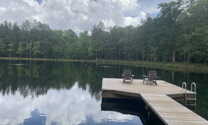 Chatham House | Private, Relaxing Waterfront Getaway! 3BR/2BA House! Modern Amenities!