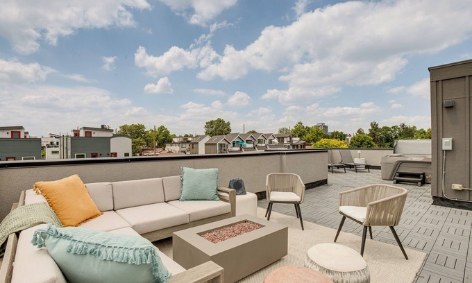 West Colfax House | Private Rooftop w/360-Degree View: Denver Home