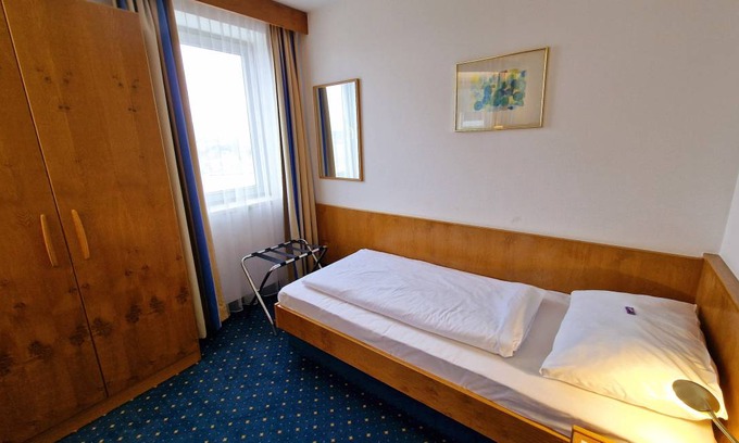 Strick Resort | Private room ∙ 1 guest