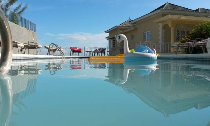 Reading Resort | Private room ∙ 4 guests