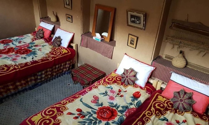 Ashkez̄ar Resort | Private room ∙ 4 guests