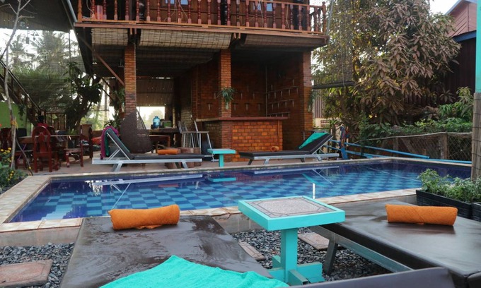Santuk Resort | Private room ∙ 6 guests