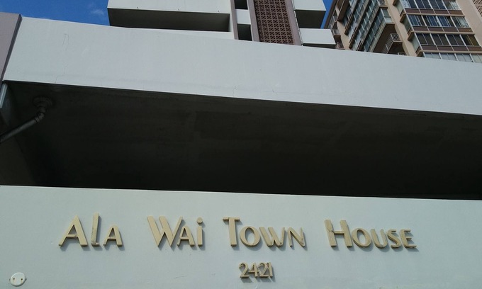 Waikiki Apartment | Private room and Bath in the heart of Waikiki Beach