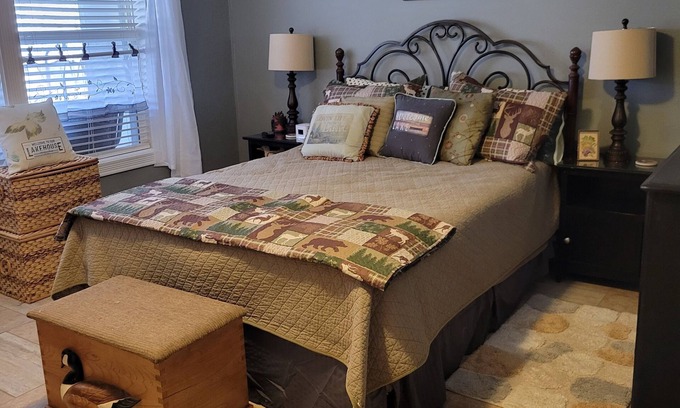 Chariton County Apartment | Private Room and Living Room on Beautiful Lakefront Getaway