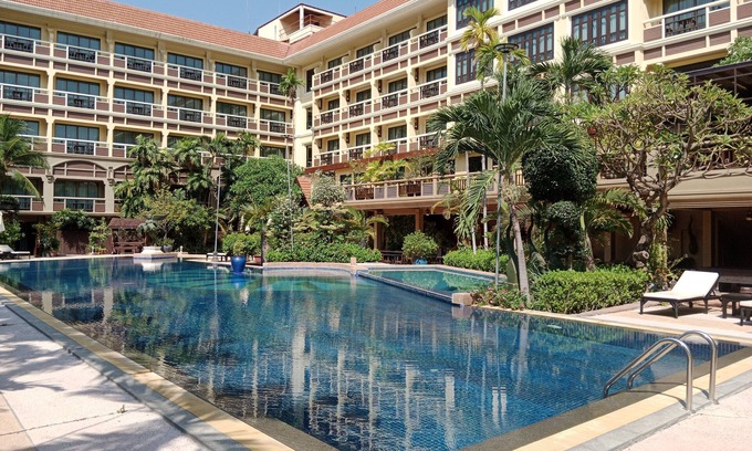 Siem Reap Bed & Breakfast | Private Room for 10-12 Person of 5 Bedrooms for A Group or Family