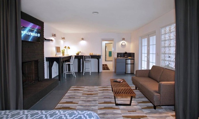 Elysian Heights Apartment | Private room in a guesthouse in Los Angeles, California