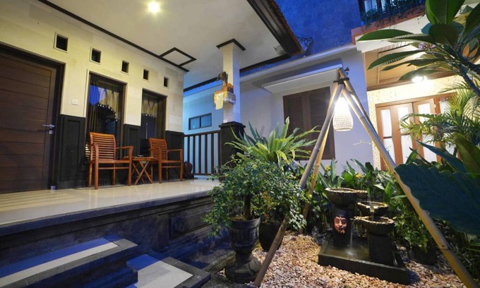 Downtown Kuta House | Private Room in Balinese House, Poppies Lane, Legian Kuta Near Beach (SNTH)