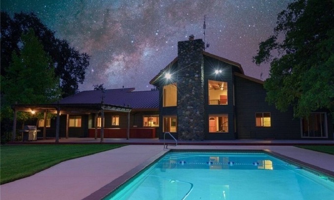 Rackerby House | Private Room in House w Heated Pool, Hot Tub, Sauna, Game Room, Beautiful Nature