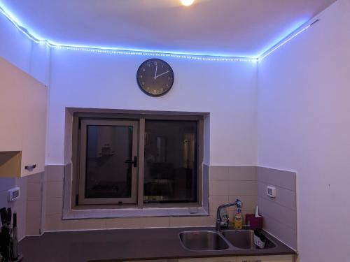 Kiryat HaLeom Apartment | Private room in shared Apartment