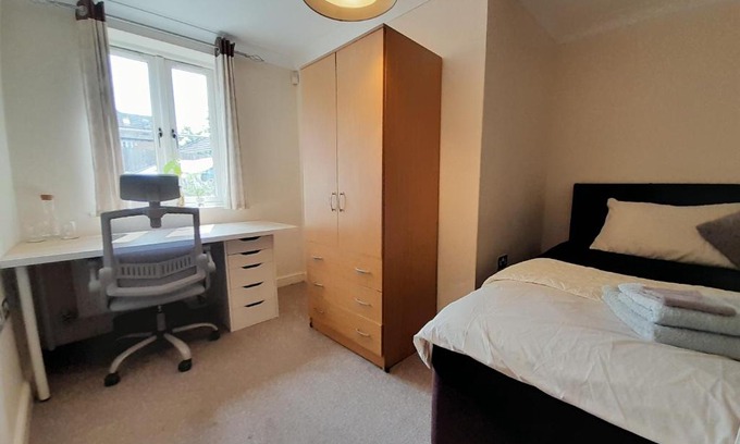 Cowley Apartment | Private rooms in a shared house in Oxford - Host lives in the property