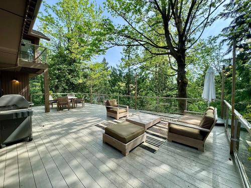 Northwest Bellevue House | Private Sanctuary in the City