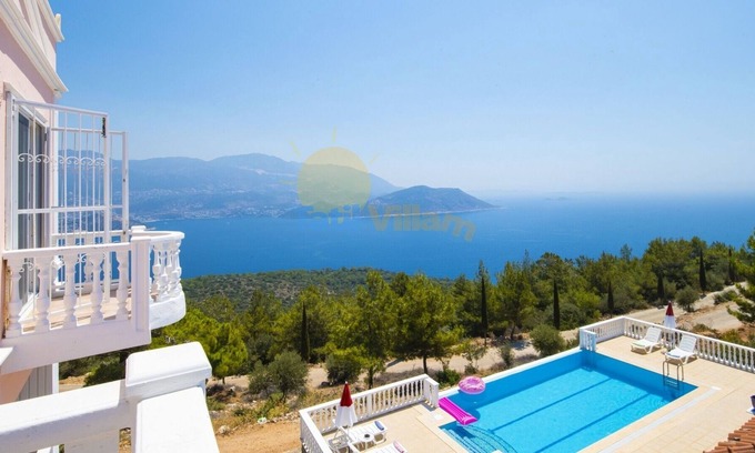 Kas House | Private secluded villa with fabulous views of the Kalkan Bay