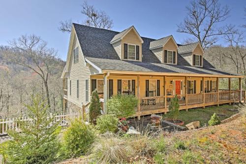 Franklin House | Private Smoky Mountain Home with Porch and Peak Views!