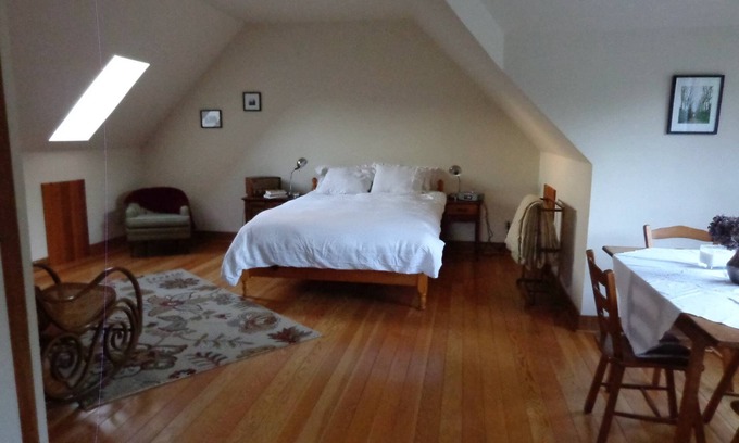 Otter Point Apartment | Private Spacious Loft Studio Close to Gordon’s Beach