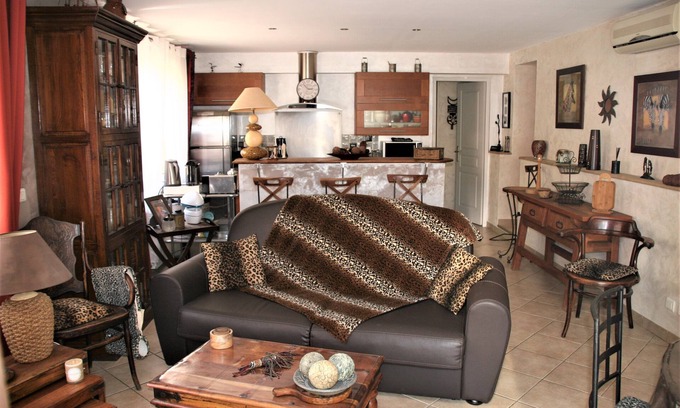 Ensues-la-Redonne House | PRIVATE TERRACE HOUSE AND GARDEN ON THE COTE BLUE NEAR THE SEA