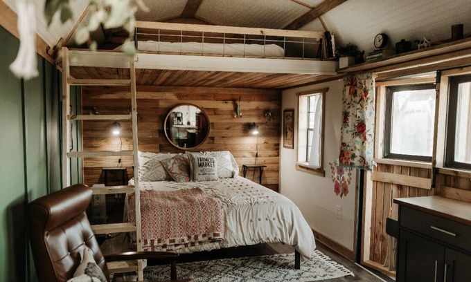 Hestand Cabin | Private tiny cabin- 10 minutes from Dale Hollow Lake!