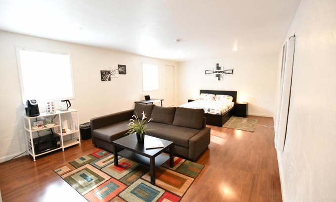 Daly City House | Private Unit/Private Bathroom Near BART & SF
