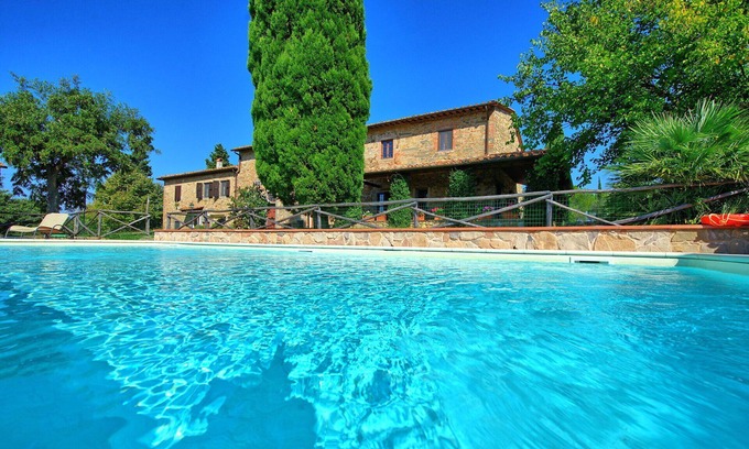 Montelupo Fiorentino Villa | Private Villa with private pool, WIFI, TV, patio, pets allowed, panoramic view, close to Florence