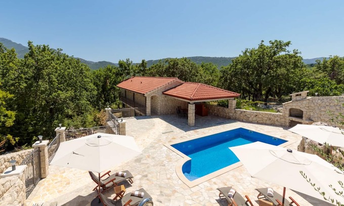 Zadvarje Villa | Private villa Iko with swimming pool and view on mountain Biokovo