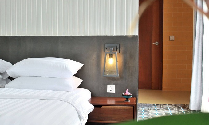 Sangkat Sla Kram House | Private Villa with Skybar and Restaurant
