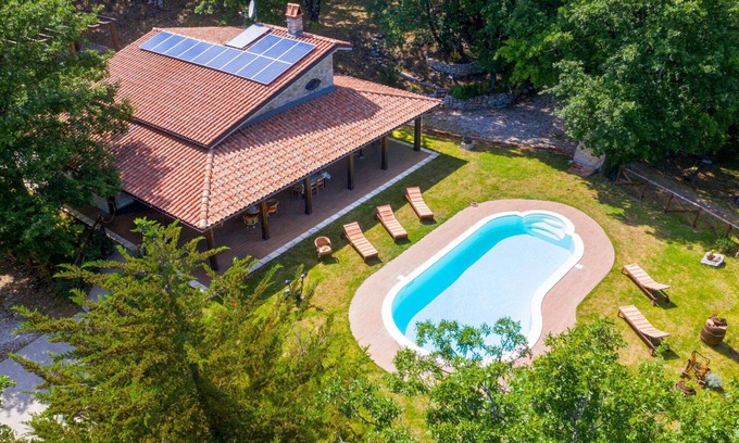 San Lupo House | Private Villa with A/C, private pool, WIFI, TV, patio, pets allowed, panoramic view, parking