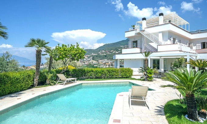 Seiano Villa | Private Villa with WIFI, hot tub, A/C, private pool, TV, terrace, panoramic view, close to Sorrento
