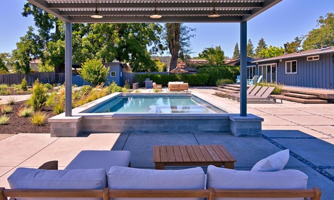 Healdsburg House | Private Vineyard Haven-Walk To The Hbg Square!