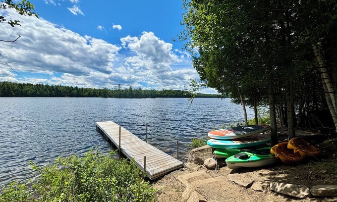 Nominingue House | Private Waterfront SPA Perfect Sunsets Clean Lake