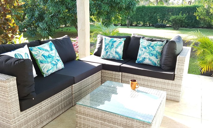 Arorangi House | Private well-equipped 2/3 brm house : pool+garden+sunsets!