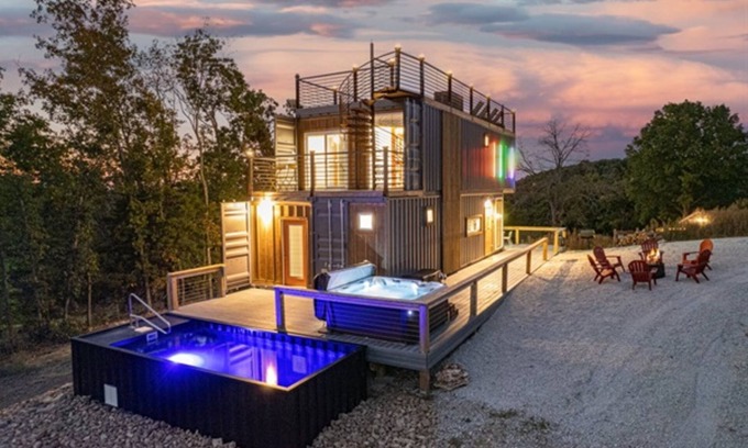 Omaha House | PrivatePOOL HotTub Modern Luxury TableRockLake VIEWS Rooftop Branson BigCedar