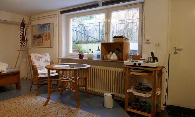 Knielingen Apartment | Privatzimmer im Souterrain mit Überdachter Terasse