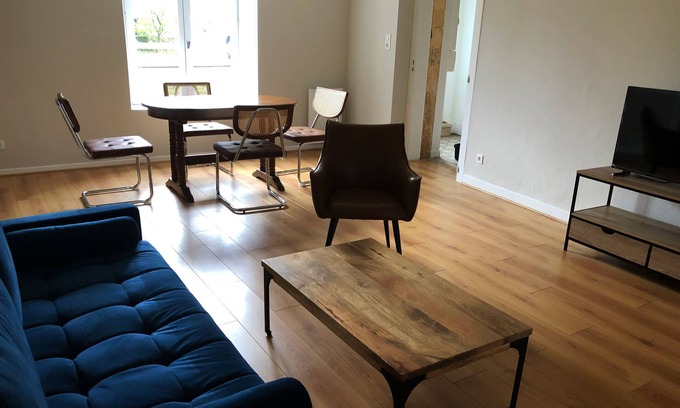Longeville-les-Metz Apartment | Proche du Centre Ville, Appartement de 100m2, Deux Chambres, Parking Privatif