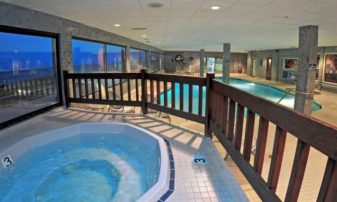 Seaside Gilbert District Hotel | Promenade Inn & Suites Oceanfront