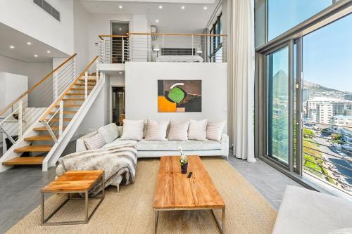 Mouille Point Apartment | Promenade Paradise