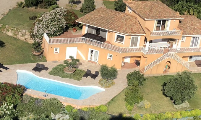 Solenzara House | Property 480m2, sea view, heated swimming pool 6 bedrooms, 6 bathrooms, 3mn from the beach