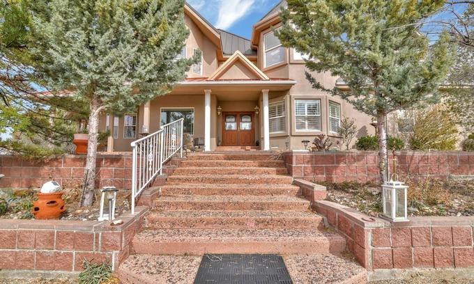 Lynx Mountain View Estates House | Prospectors Palace *Gathering Place w/Mountain Views*Pool Table* Near Lynx Lake