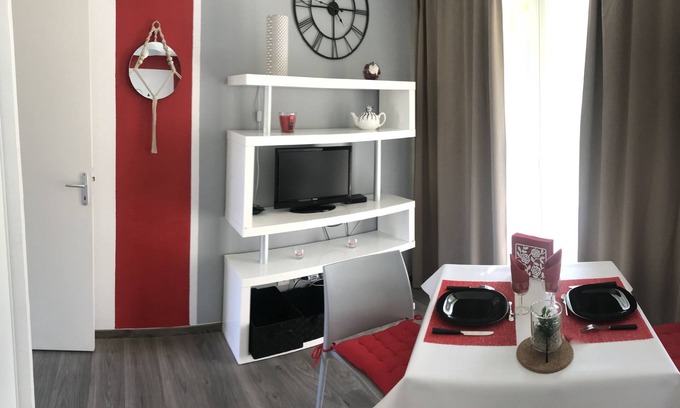 Saint-Gatien-des-Bois Apartment | PROXIMITY HONFLEUR WIFI PARKING SWIMMING POOL