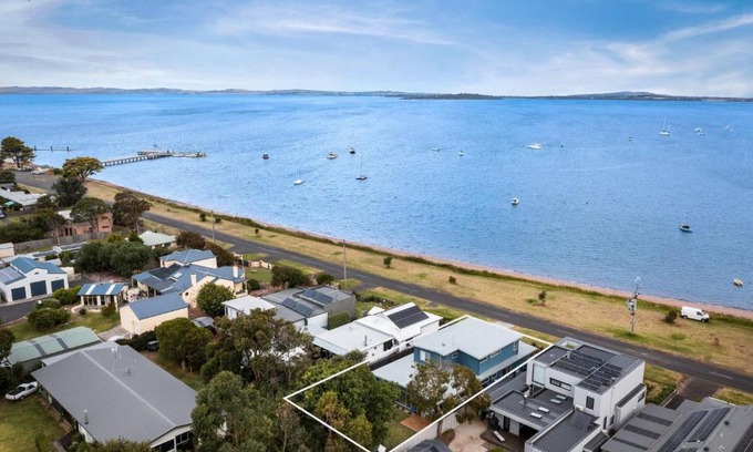 Rhyll House | Pukeko Beach House