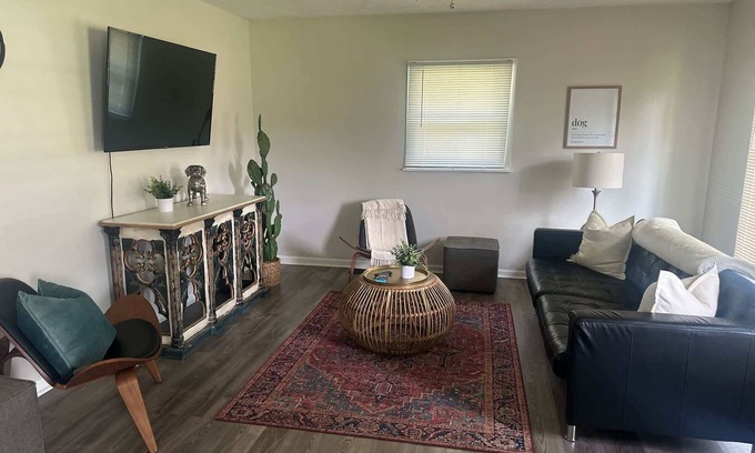 Fishers House | Puptastic Fishers 3BR 3BA