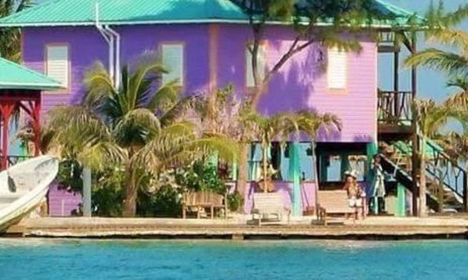 Placencia House | Purple Octopus Suite at King Lewey's Island Resort, Placencia Cayes, Belize
