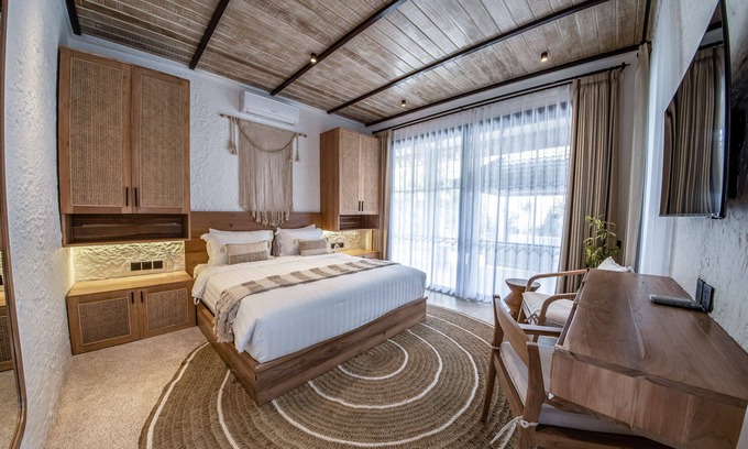 Penestanan Villa | Putri Salju Villa by EVDEkimi with Private Pool