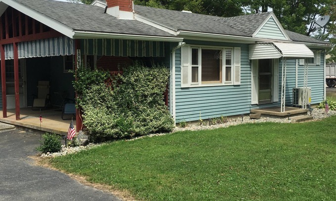 Pymatuning Central House | Pymatuning Lake weekly rental. We are 0.4 mi. from the lake, marina, launch, ect
