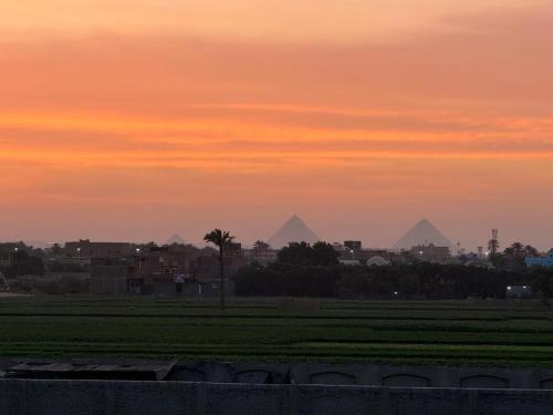Giza House | Pyramids Green View
