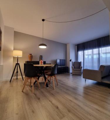 Poble Nou Apartment | QEhome - confort, parking y cargador EV en el centro de Manresa